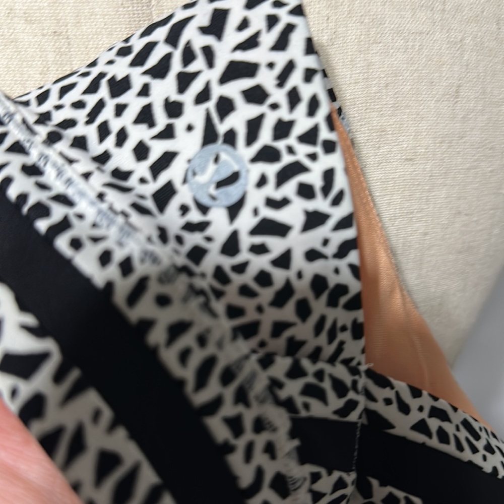 Lululemon Racerback Bra Size 6 - Picture 4 of 6